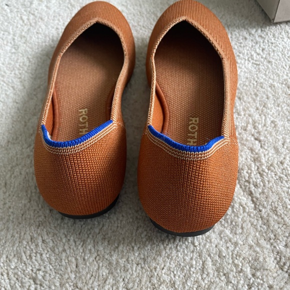 Used once with Box  Sz 7 Fawn Rothy’s Flat - Picture 4 of 7